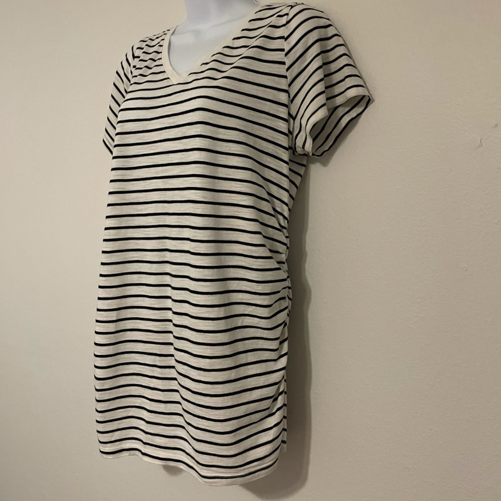 Liz Lange Maternity Shirt Size Medium